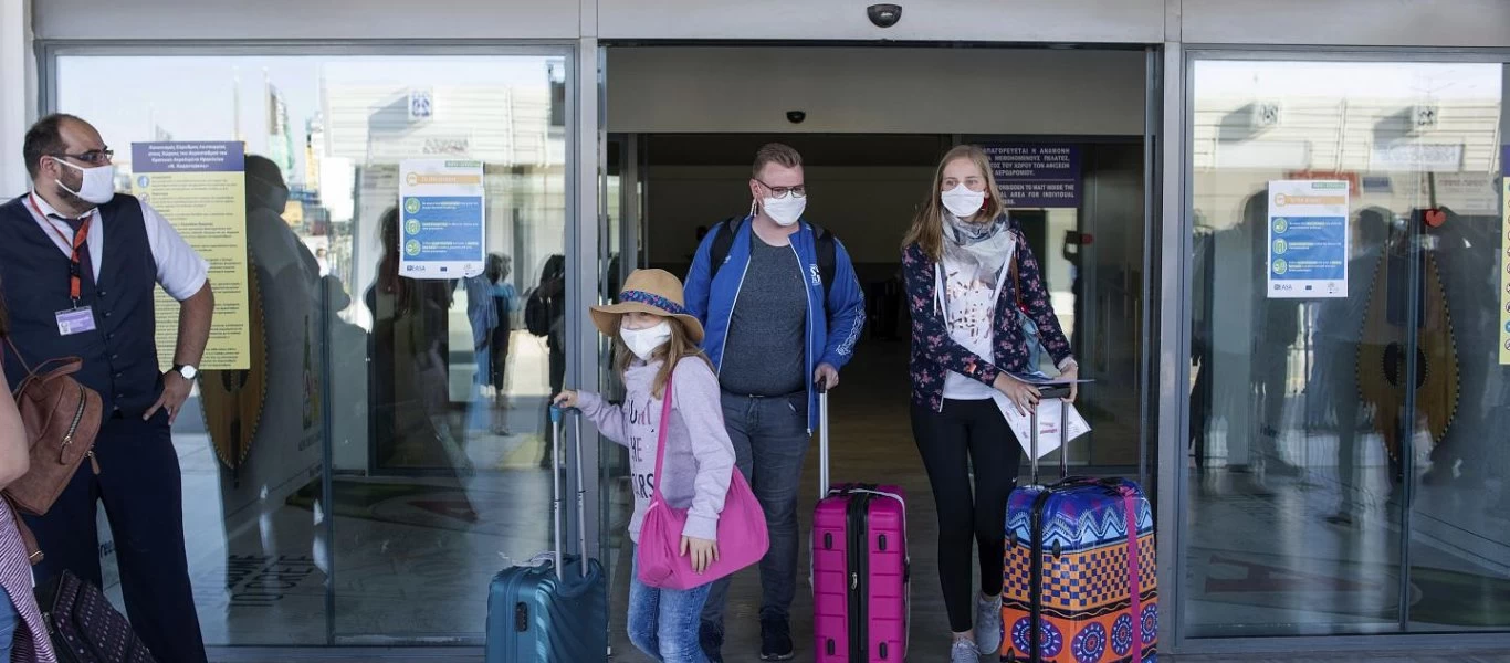 Κυβέρνηση: Εμβολιάζει όλους τους κατοίκους νησιών για να τα γεμίσει τουρίστες! - Όλα... για τους ξένους